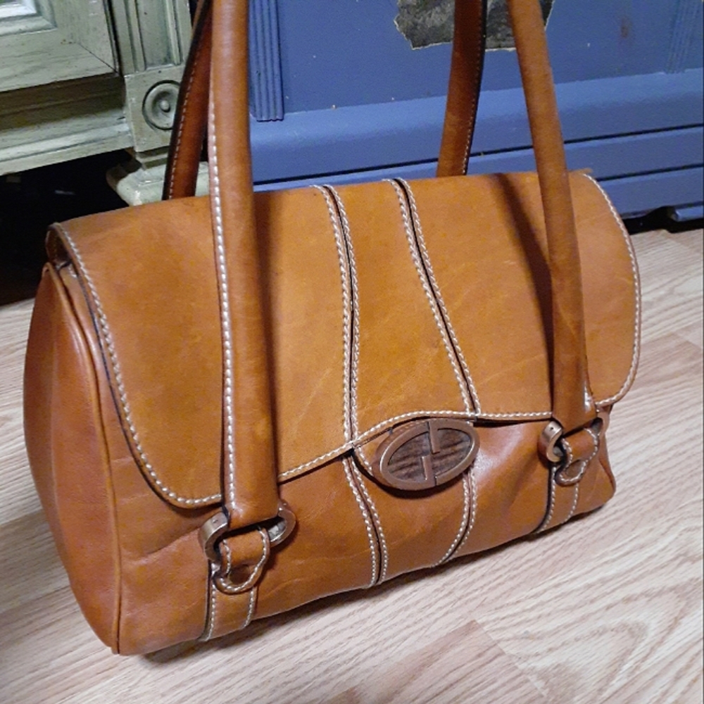 Vintage Gucci GG Logo Leather Flap Handbag Shoulder Bag